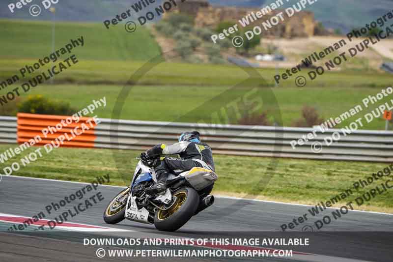 cadwell no limits trackday;cadwell park;cadwell park photographs;cadwell trackday photographs;enduro digital images;event digital images;eventdigitalimages;navarra;no limits trackdays;peter wileman photography;racing digital images;trackday digital images;trackday photos